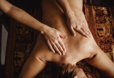 Pristabhyanga | back massage